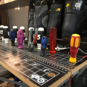 Servis lyží a snowboardů